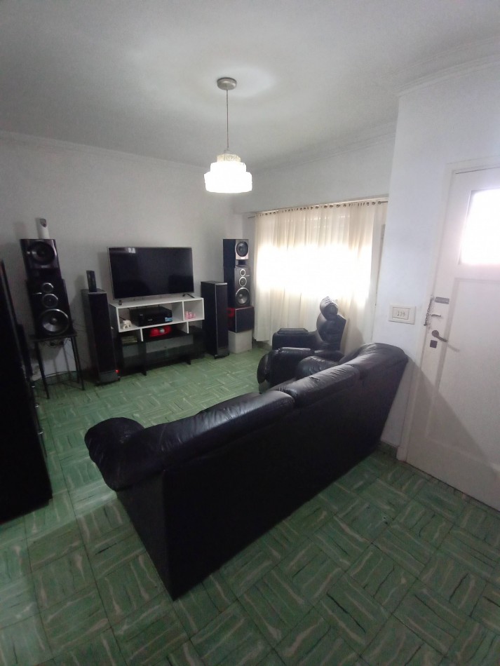VENTA CASA 3 AMBIENTES.MDP. BARRIO LOS ANDES#327.A RECICLAR.