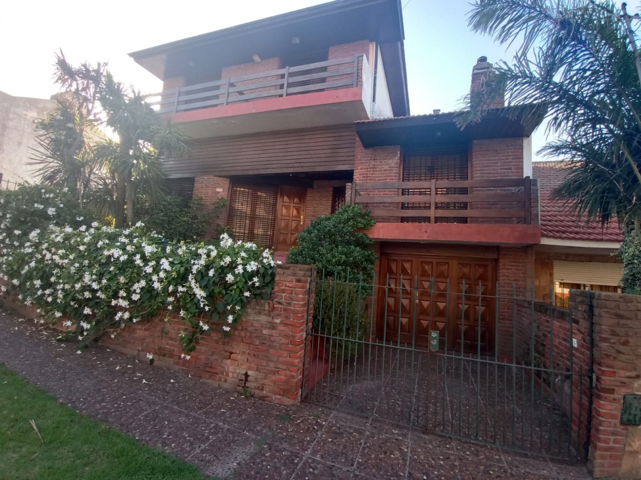 Venta/permuta Chalet De 5 Amb. C/dependencia , Mar Del Plata