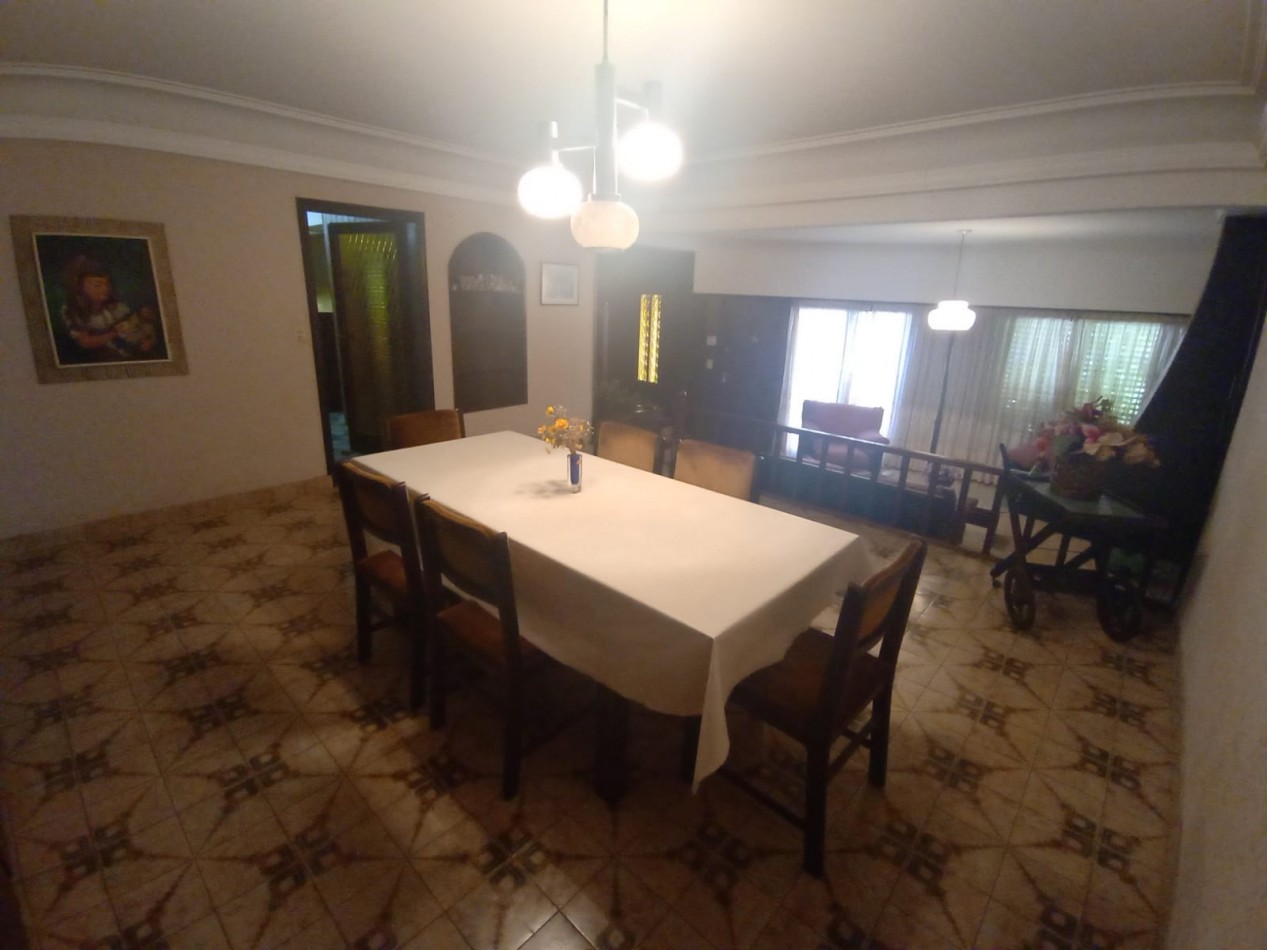 Venta/permuta Chalet De 5 Amb. C/dependencia , Mar Del Plata