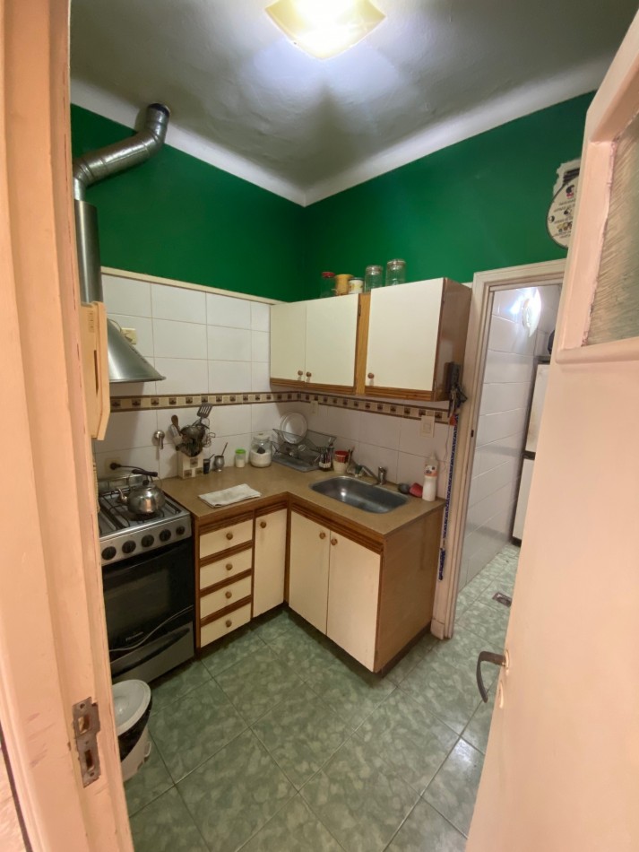 DEPARTAMENTO 3 AMB. A LA CALLE CON BALCON SALIENTE