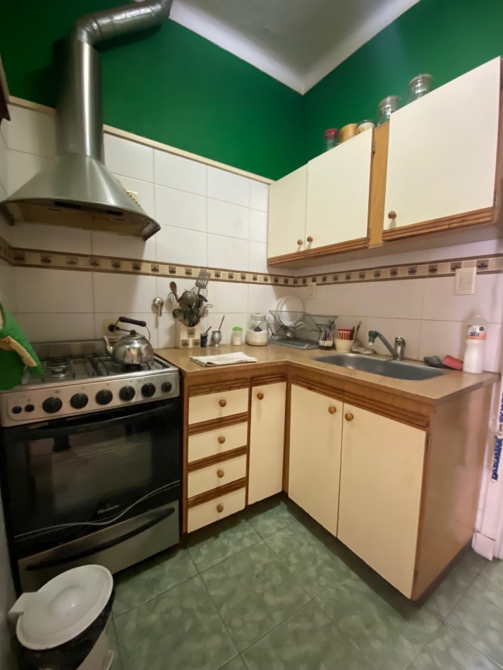 DEPARTAMENTO 3 AMB. A LA CALLE CON BALCON SALIENTE