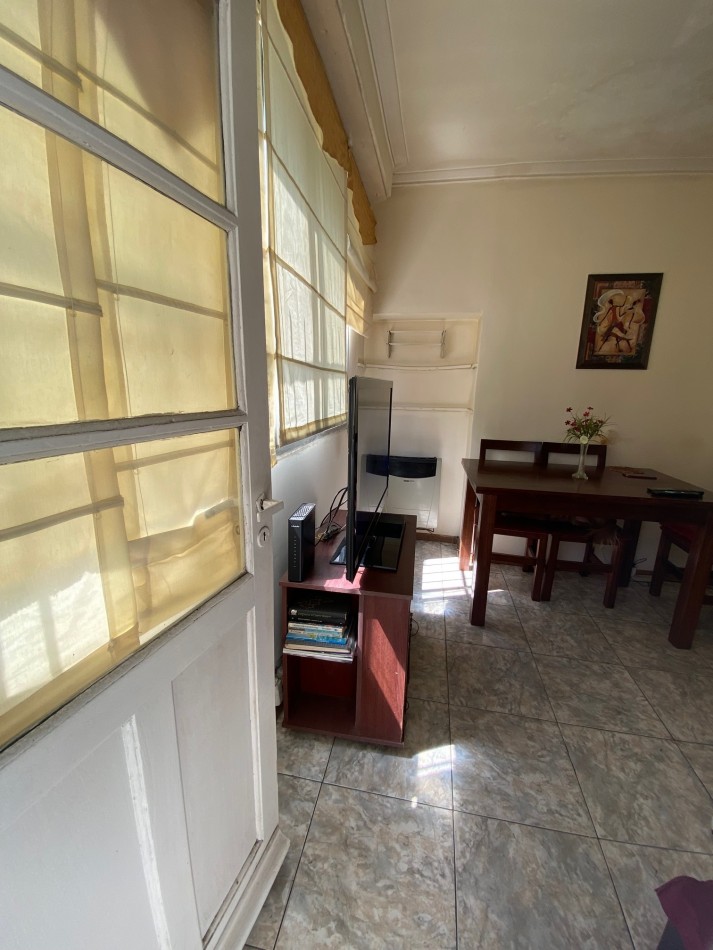 DEPARTAMENTO 3 AMB. A LA CALLE CON BALCON SALIENTE
