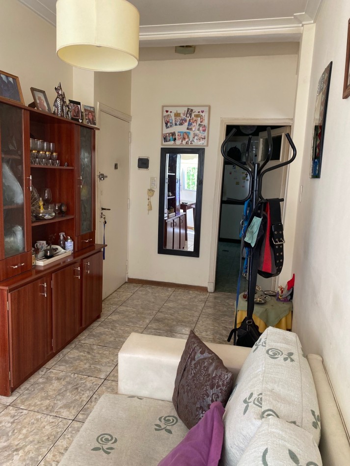DEPARTAMENTO 3 AMB. A LA CALLE CON BALCON SALIENTE