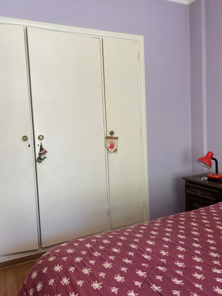 DEPARTAMENTO 3 AMB. A LA CALLE CON BALCON SALIENTE