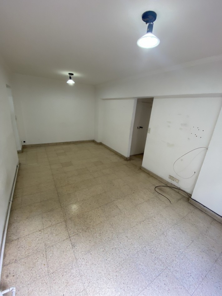 DEPARTAMENTO DOS AMB. A LA CALLE CON BALCON FRANCES VEREDA DE SOL
