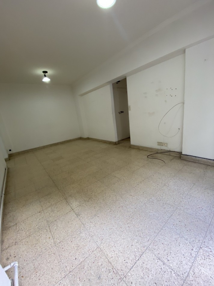 DEPARTAMENTO DOS AMB. A LA CALLE CON BALCON FRANCES VEREDA DE SOL