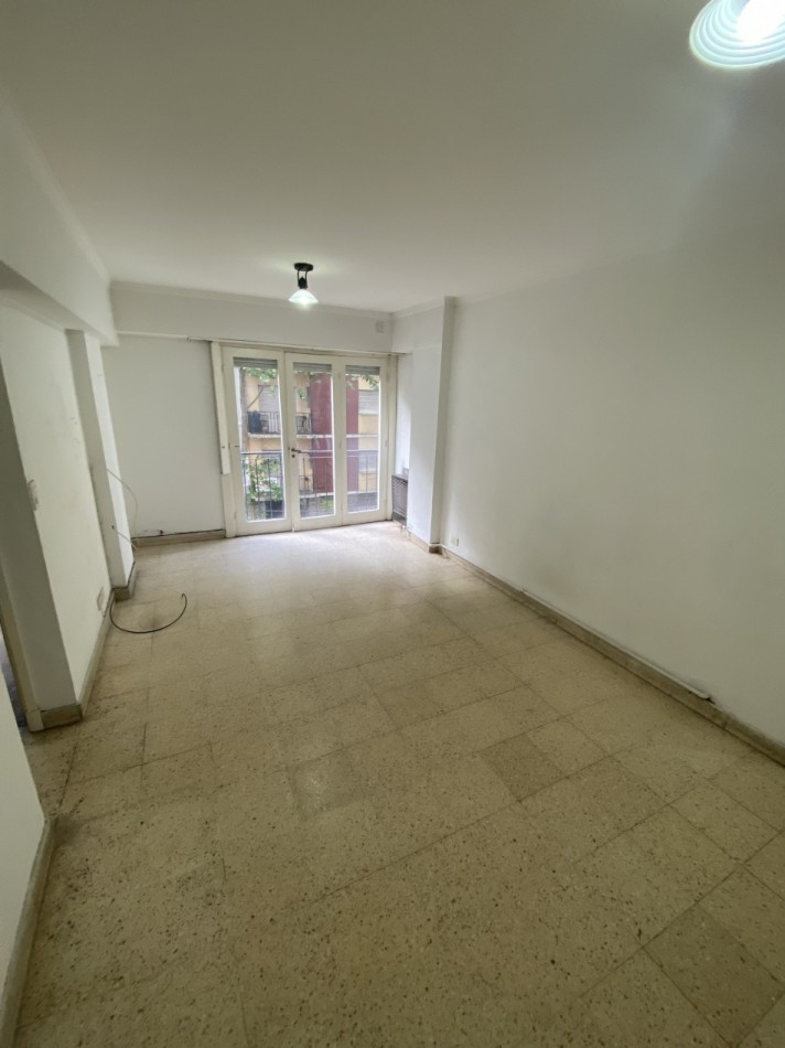 DEPARTAMENTO DOS AMB. A LA CALLE CON BALCON FRANCES VEREDA DE SOL