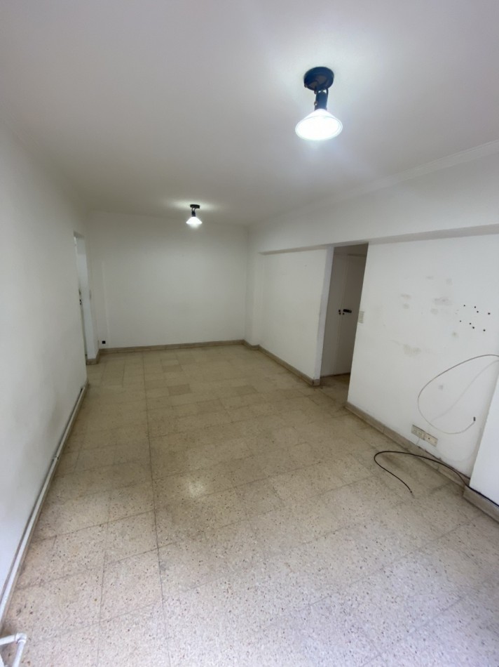 DEPARTAMENTO DOS AMB. A LA CALLE CON BALCON FRANCES VEREDA DE SOL