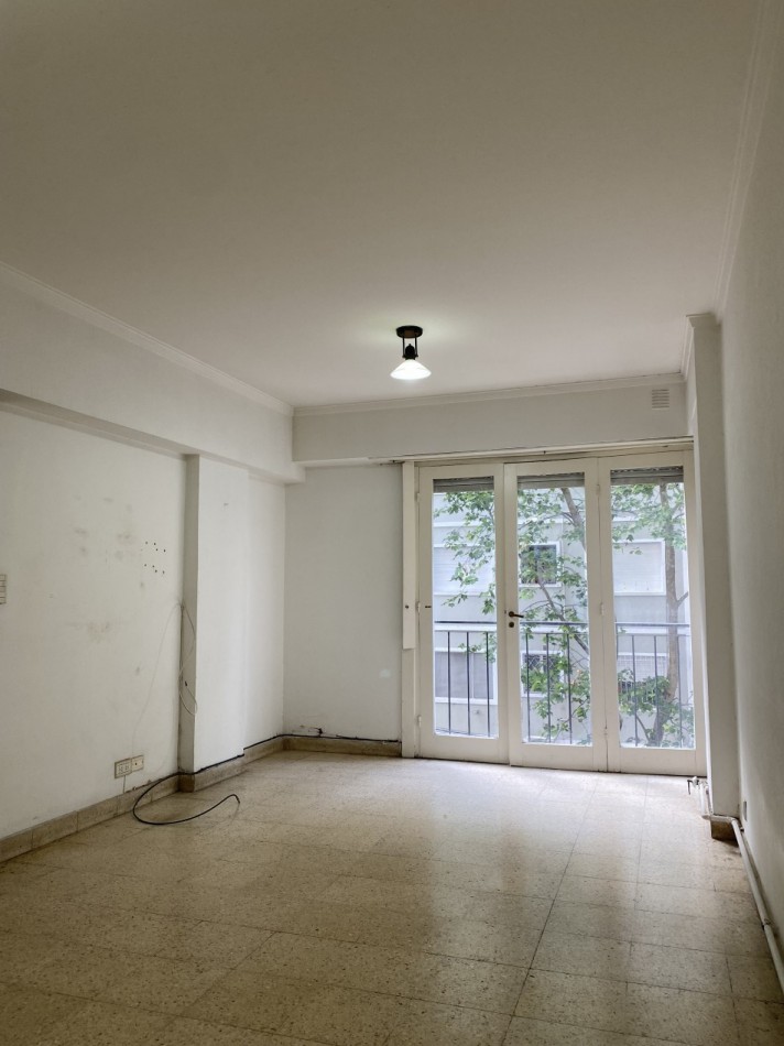 DEPARTAMENTO DOS AMB. A LA CALLE CON BALCON FRANCES VEREDA DE SOL