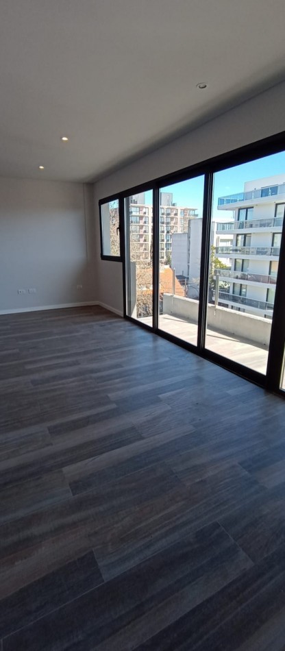 Piso de categoria a estrenar de 4 ambientes ( el principal en suite con vestidor) cochera y terraza propia. Z/Guemes
