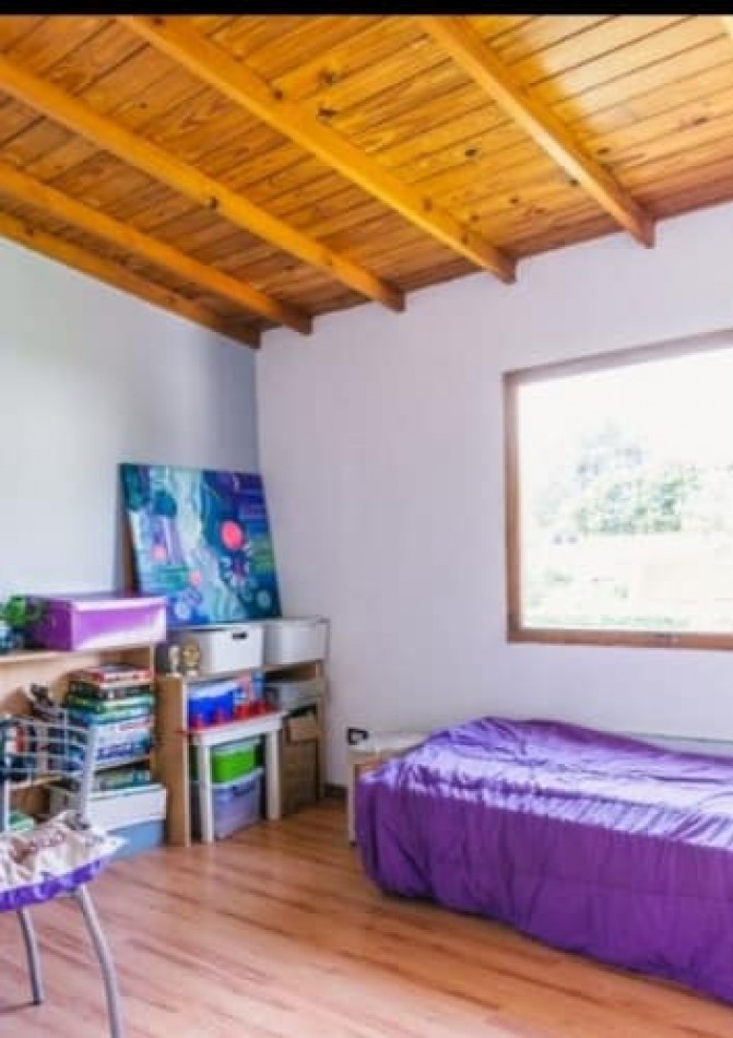 Duplex de 5 ambientes, 3 baños cochera, quincho semi cubierto, parque y garage. Z/Constitucion
