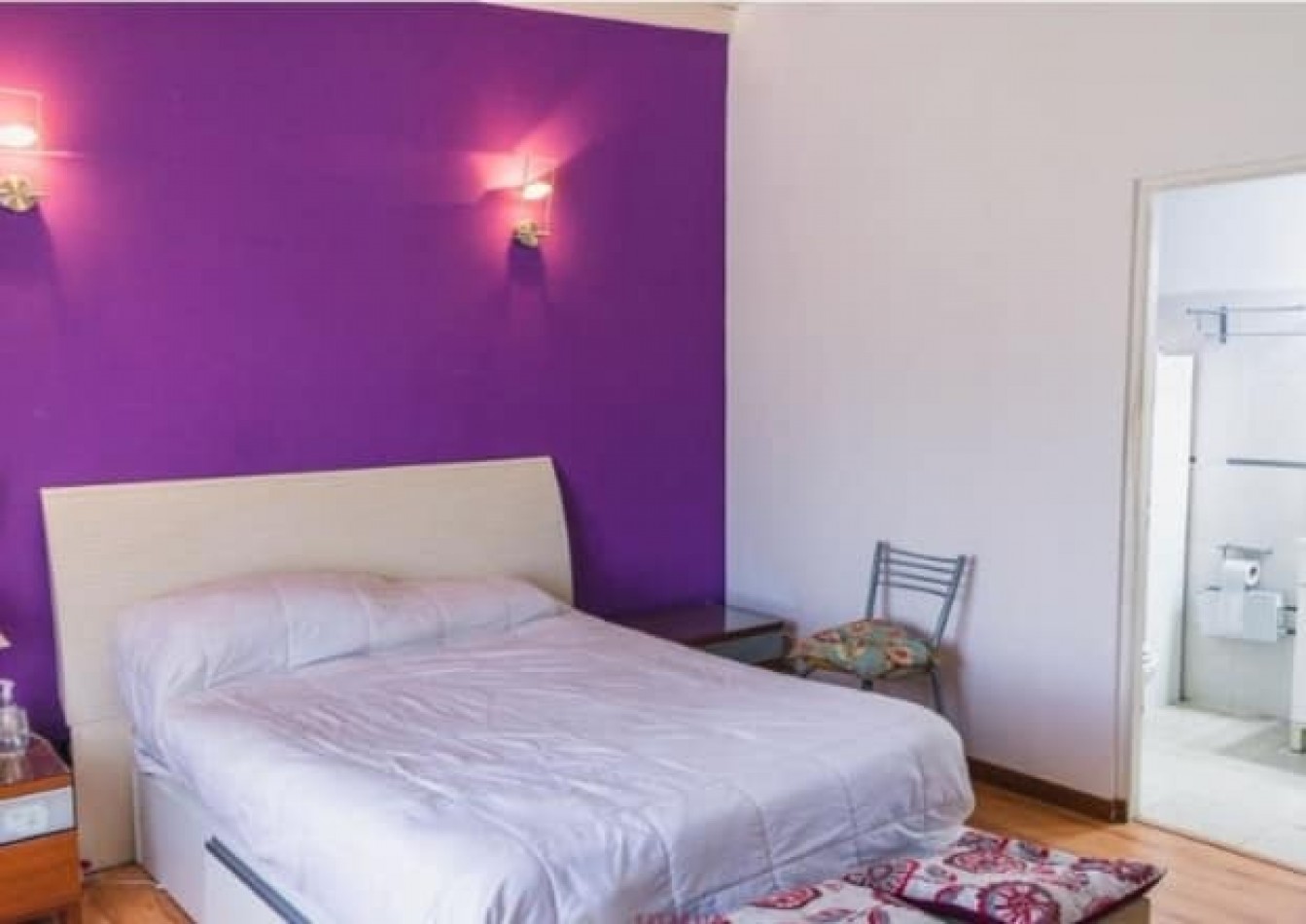 Duplex de 5 ambientes, 3 baños cochera, quincho semi cubierto, parque y garage. Z/Constitucion