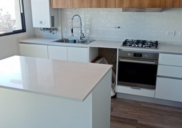 Piso de categoria a estrenar de 4 ambientes ( el principal en suite con vestidor) cochera y terraza propia. Z/Guemes