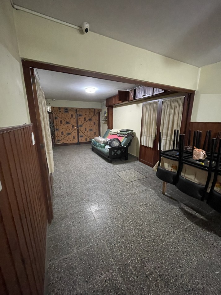 Casa PH - 5 ambientes y garage 