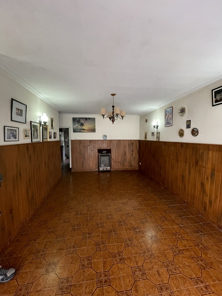 Casa PH - 5 ambientes y garage 