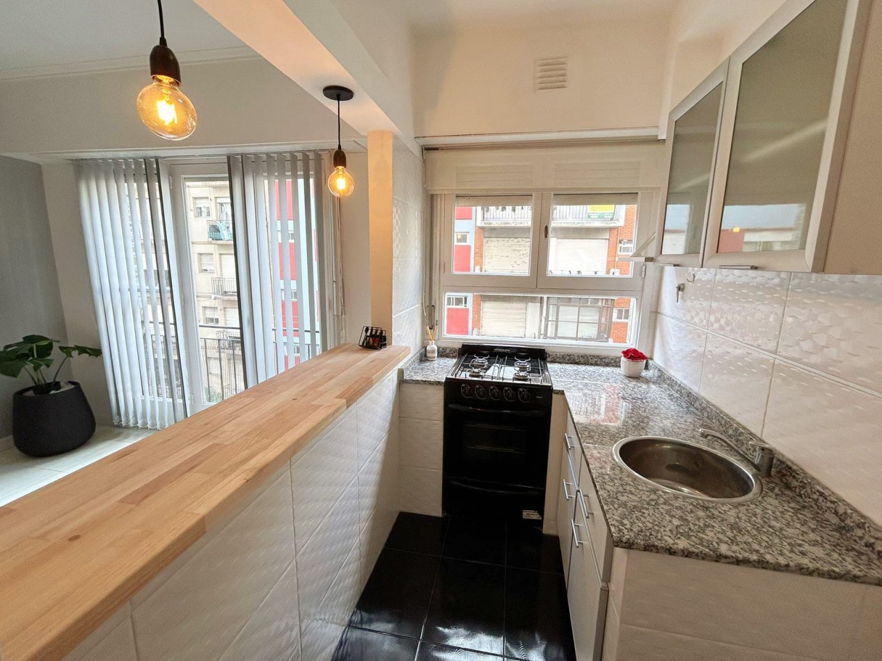 DEPARTAMENTO 2 AMB AL FRENTE, TODO EXTERNO, CON BALCON FRANCES - ZONA: CENTRO