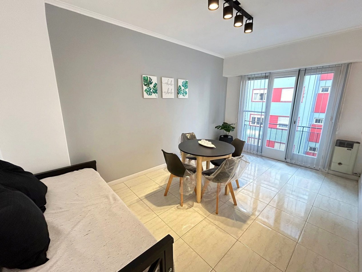 DEPARTAMENTO 2 AMB AL FRENTE, TODO EXTERNO, CON BALCON FRANCES - ZONA: CENTRO