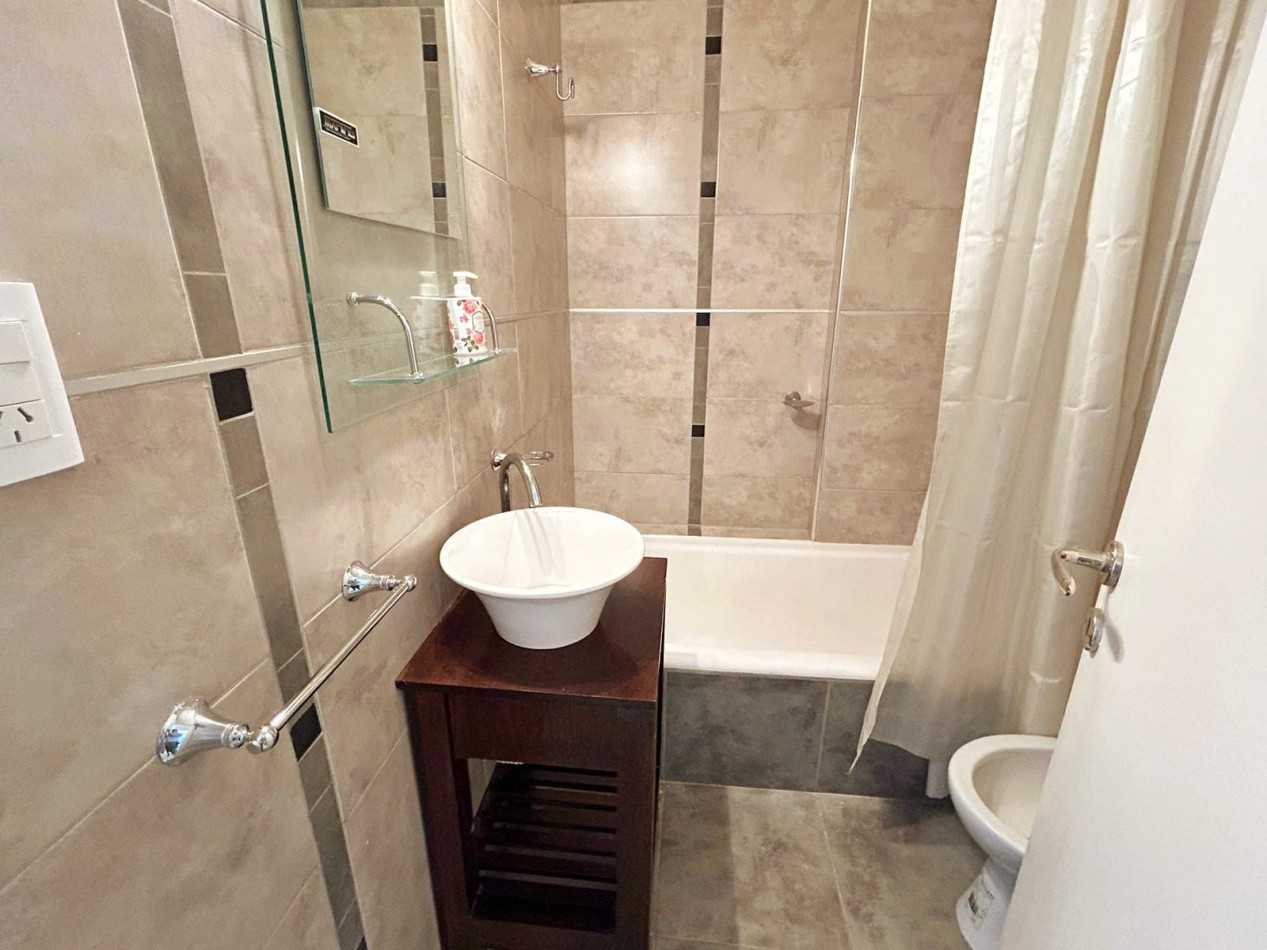 DEPARTAMENTO 2 AMB AL FRENTE, TODO EXTERNO, CON BALCON FRANCES - ZONA: CENTRO