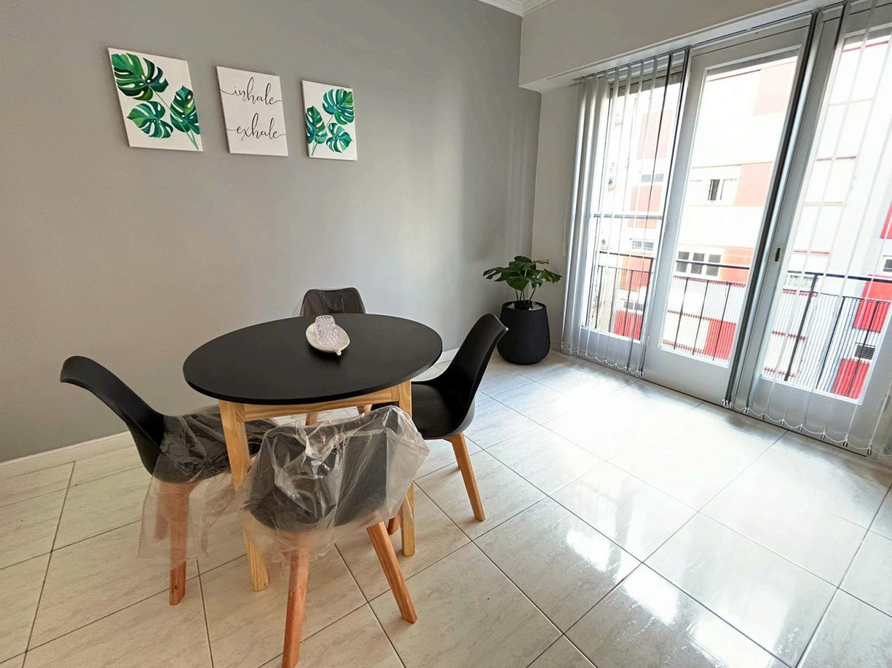 DEPARTAMENTO 2 AMB AL FRENTE, TODO EXTERNO, CON BALCON FRANCES - ZONA: CENTRO