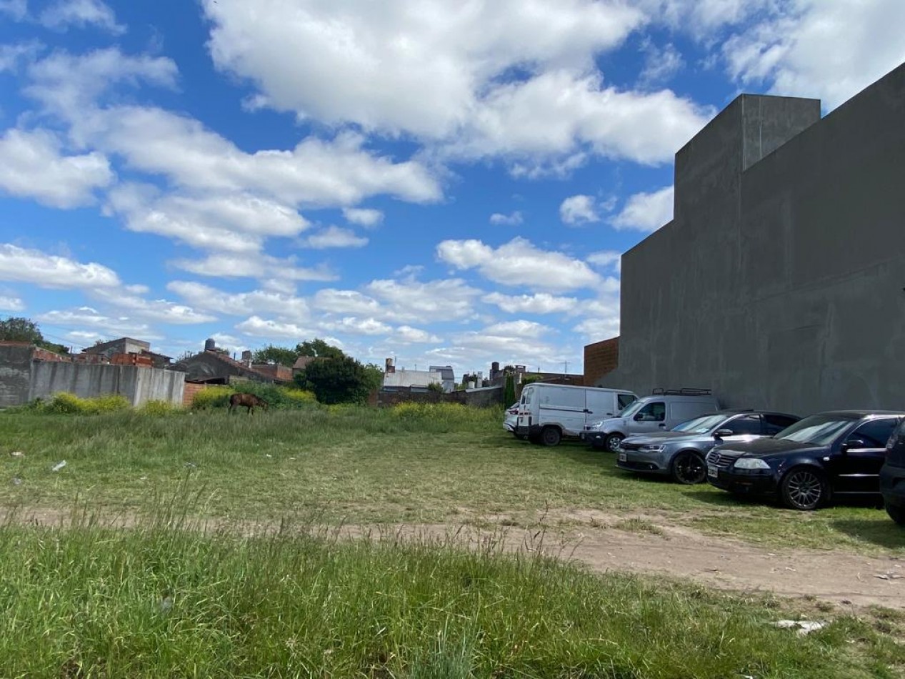 Lote en Venta - Barrio Malvinas Argentinas