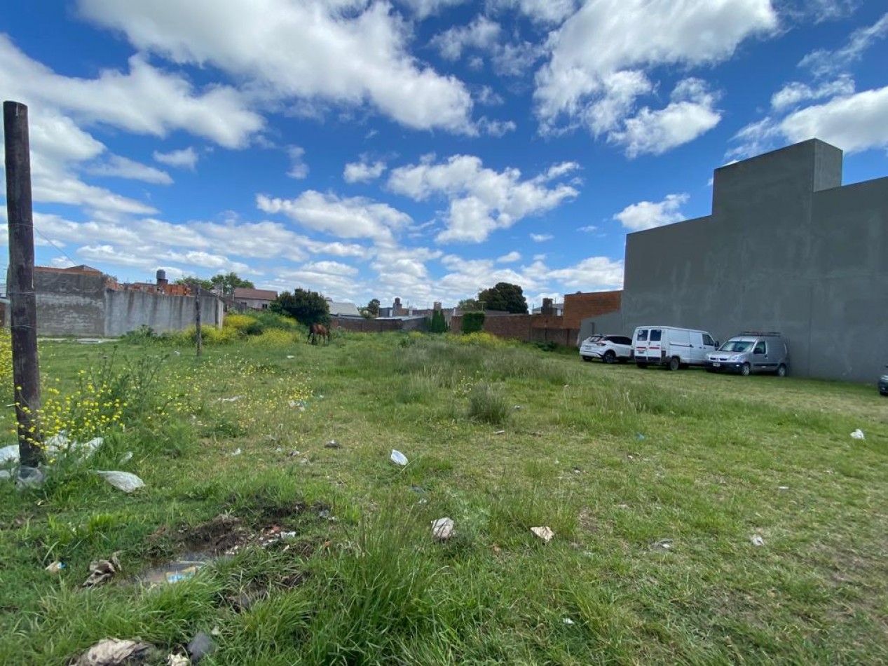 Lote en Venta - Barrio Malvinas Argentinas