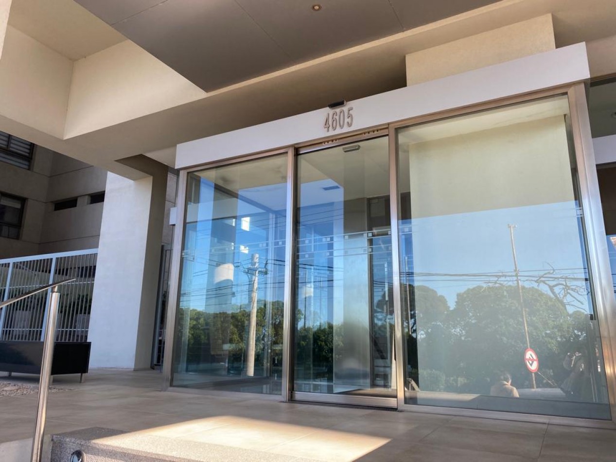 SEMIPISO 3 AMB EN VENTA - ZONA PLAYA GRANDE