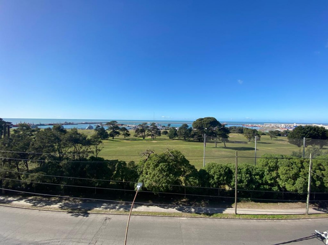 SEMIPISO 3 AMB EN VENTA - ZONA PLAYA GRANDE
