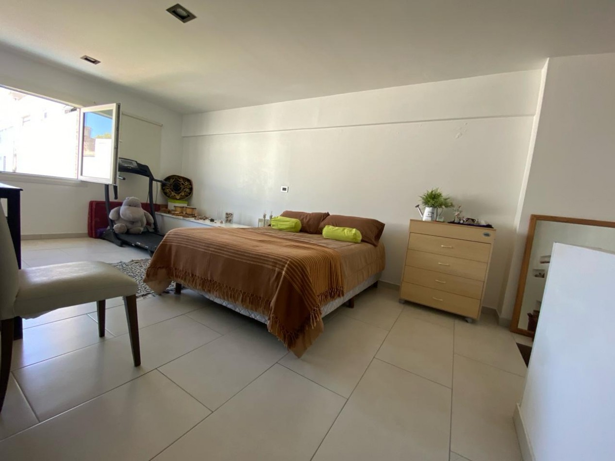 Deposito mas vivienda en venta - Zona Constitucion