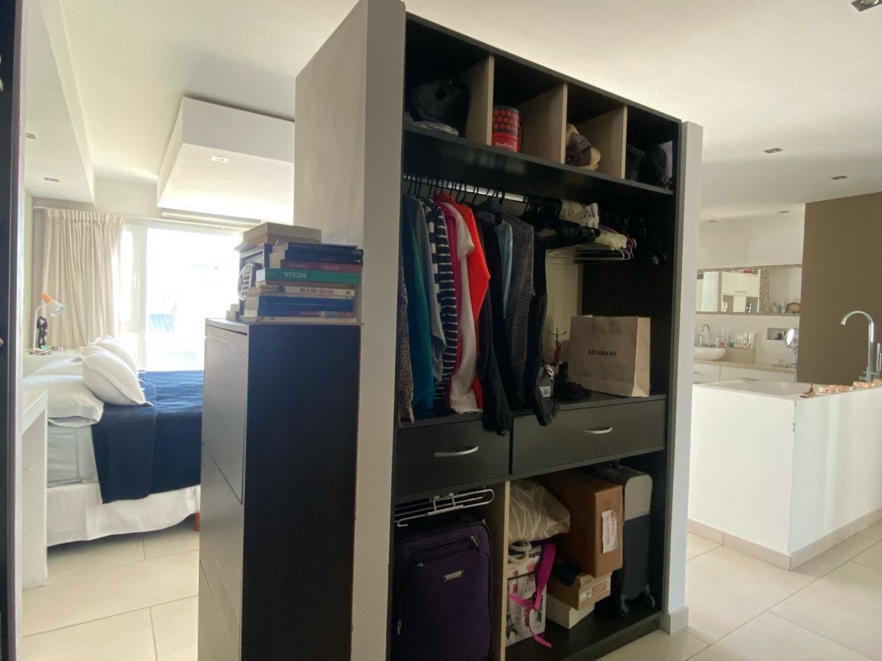 Deposito mas vivienda en venta - Zona Constitucion