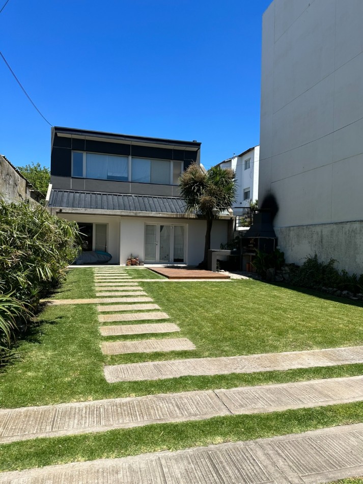 Casa 4 ambientes en Venta - Zona Parque Luro