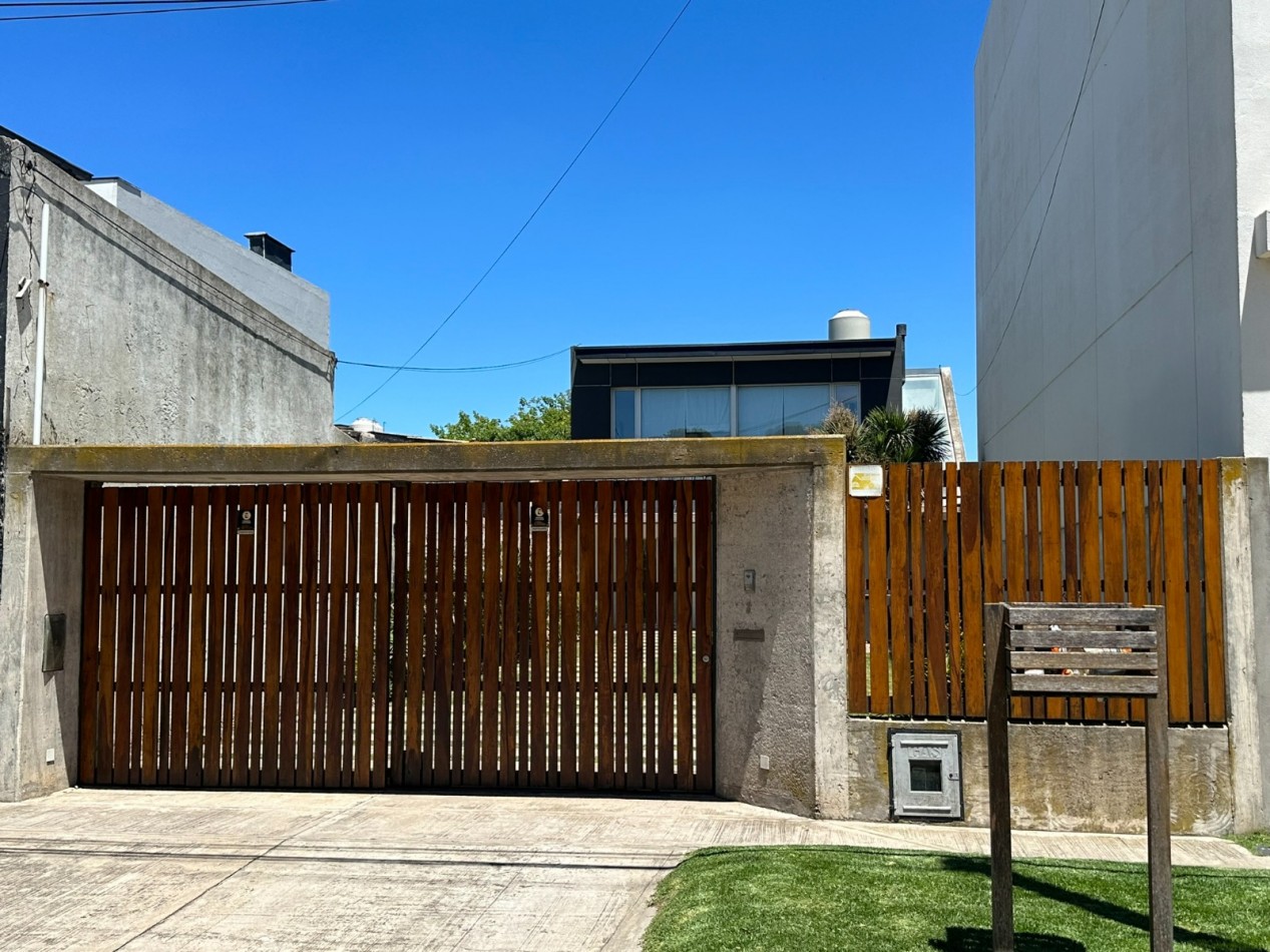 Casa 4 ambientes en Venta - Zona Parque Luro