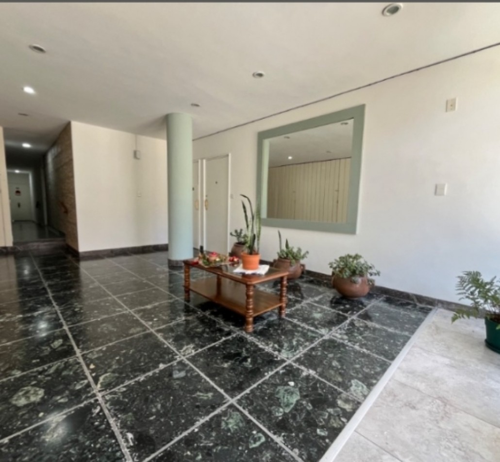 EN VENTA DEPARTAMENTO DE UN AMBIENTE A LA CALLE CON VISTA PARCIAL AL MAR