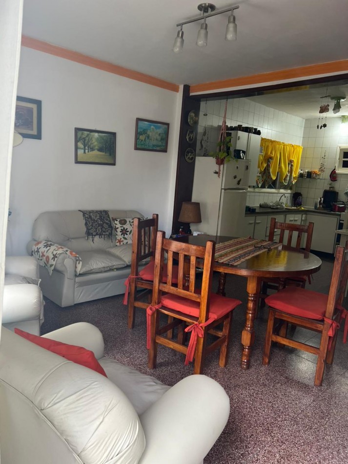 VENTA DE CASA 3 AMBIENTE CON DEPARTAMENTOS