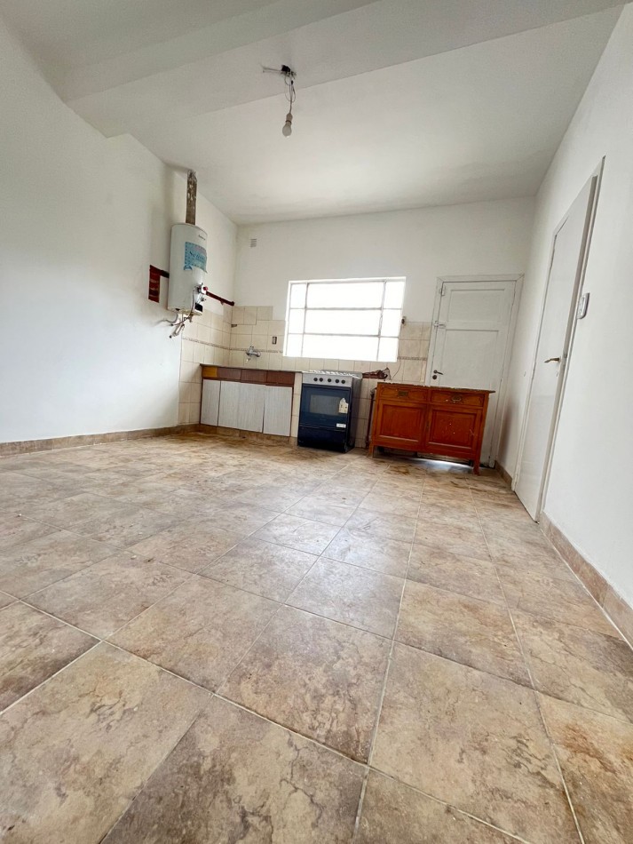 HERMOSO CHALET CUATRO AMBIENTES A LA VENTA ESCUCHA OFERTA