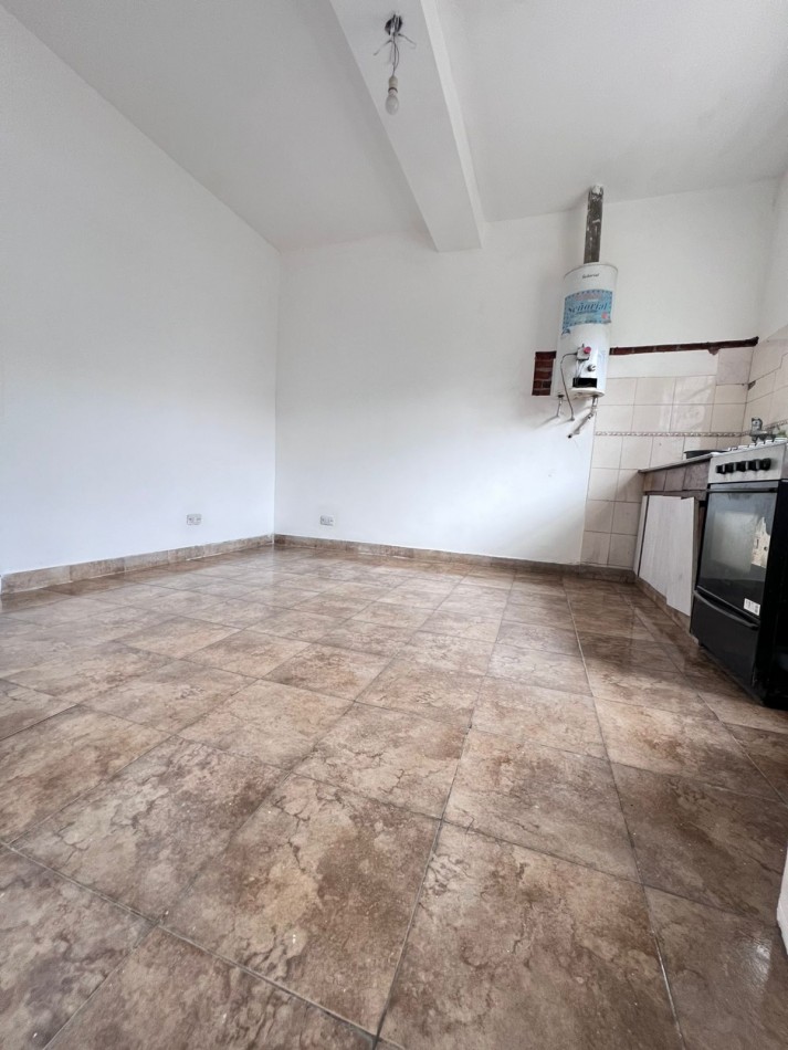 HERMOSO CHALET CUATRO AMBIENTES A LA VENTA ESCUCHA OFERTA