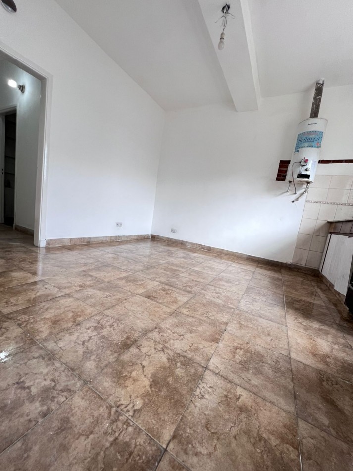 HERMOSO CHALET CUATRO AMBIENTES A LA VENTA ESCUCHA OFERTA