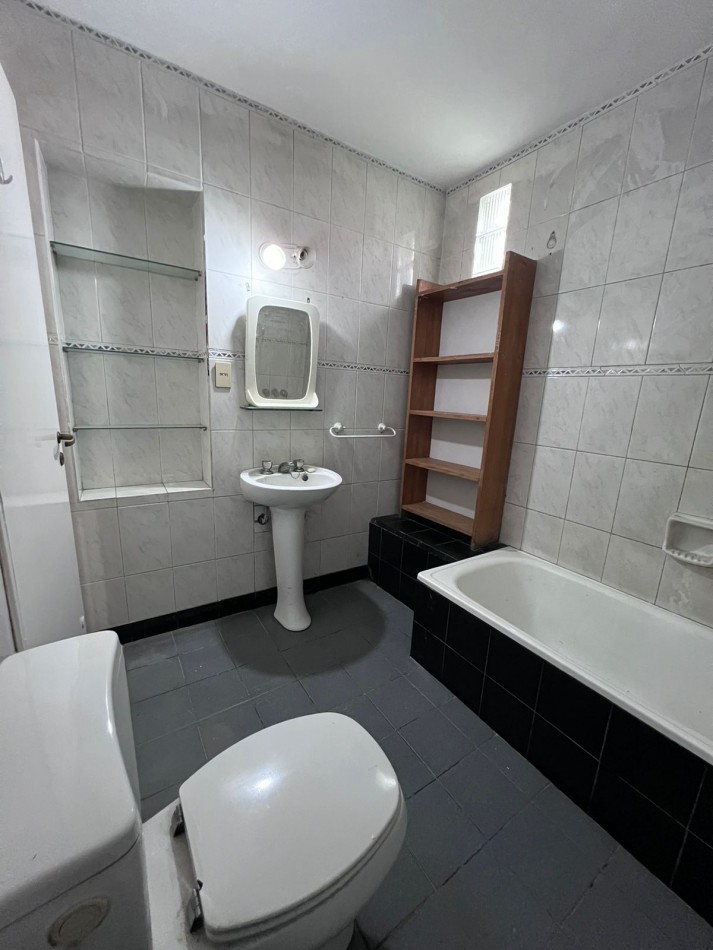 HERMOSO CHALET CUATRO AMBIENTES A LA VENTA ESCUCHA OFERTA