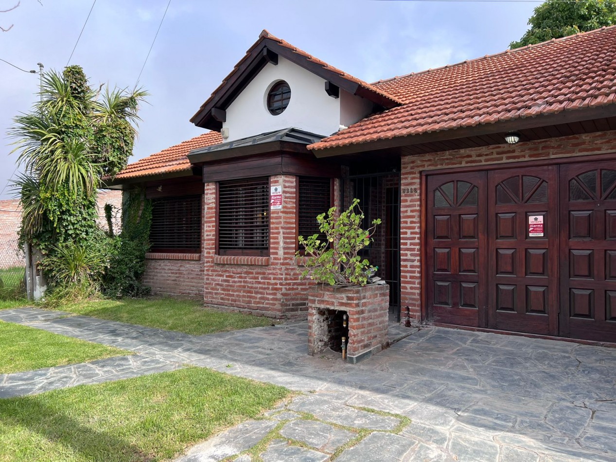 HERMOSO CHALET CUATRO AMBIENTES A LA VENTA ESCUCHA OFERTA