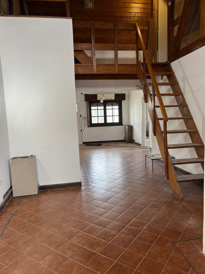 HERMOSO CHALET CUATRO AMBIENTES A LA VENTA ESCUCHA OFERTA
