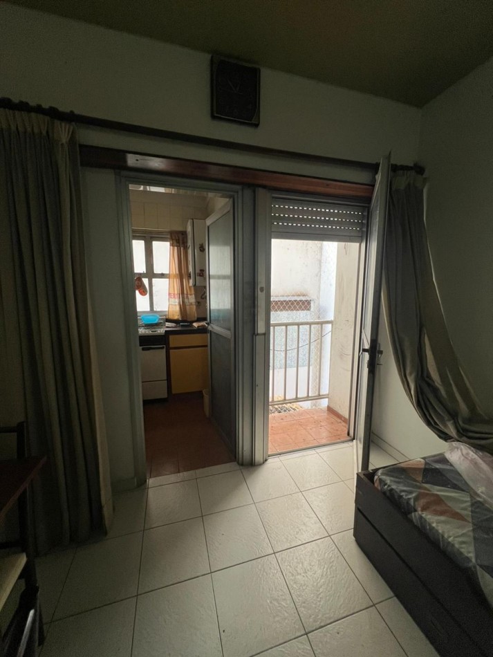 VENTA - DEPTO DE UN AMBIENTE AL CONTRAFRENTE - CON BALCON