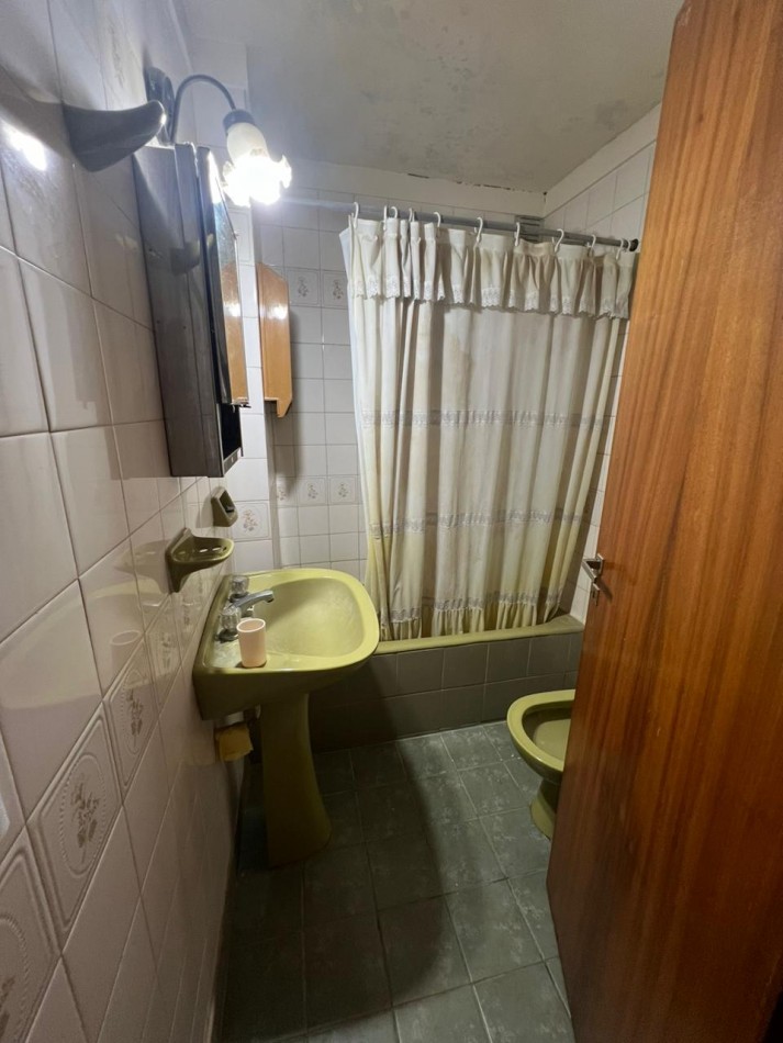 VENTA - DEPTO DE UN AMBIENTE AL CONTRAFRENTE - CON BALCON