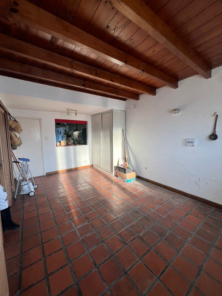 VENTA - CASA - CUATRO AMBIENTES - 1 DE MAYO 1100
