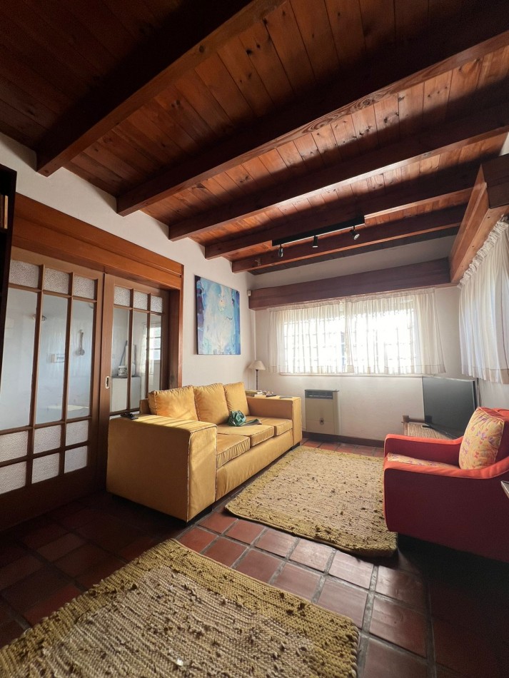 VENTA - CASA - CUATRO AMBIENTES - 1 DE MAYO 1100