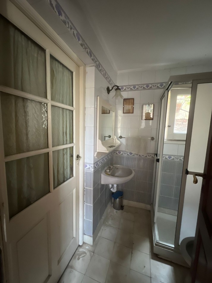 VENTA - CASA DE ESTILO - CINCO AMBIENTES - LA PERLA