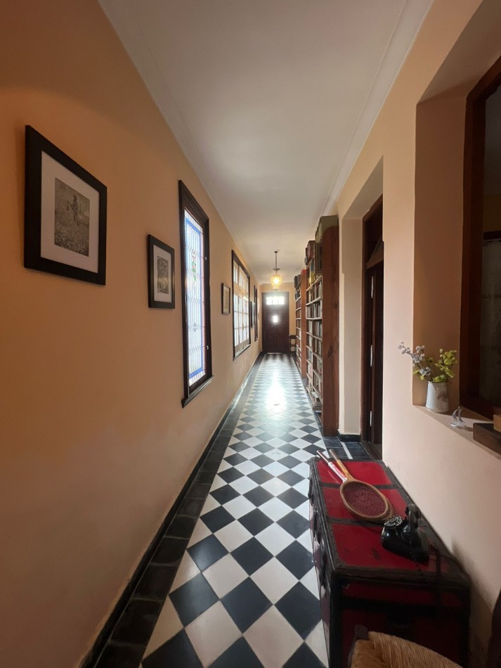 VENTA - CASA DE ESTILO - CINCO AMBIENTES - LA PERLA