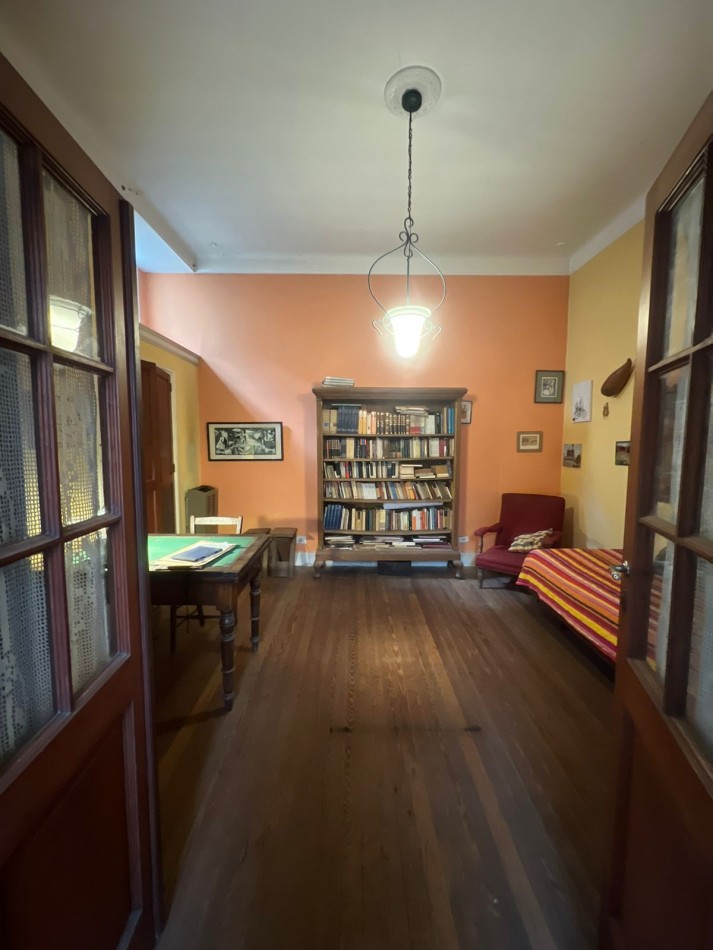 VENTA - CASA DE ESTILO - CINCO AMBIENTES - LA PERLA
