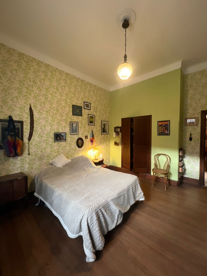 VENTA - CASA DE ESTILO - CINCO AMBIENTES - LA PERLA