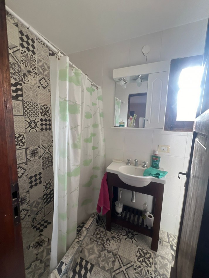VENTA - CASA DE ESTILO - CINCO AMBIENTES - LA PERLA