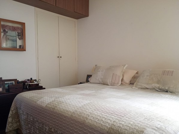Venta  Dpto dos Ambientes c/dependencia, al frente. 