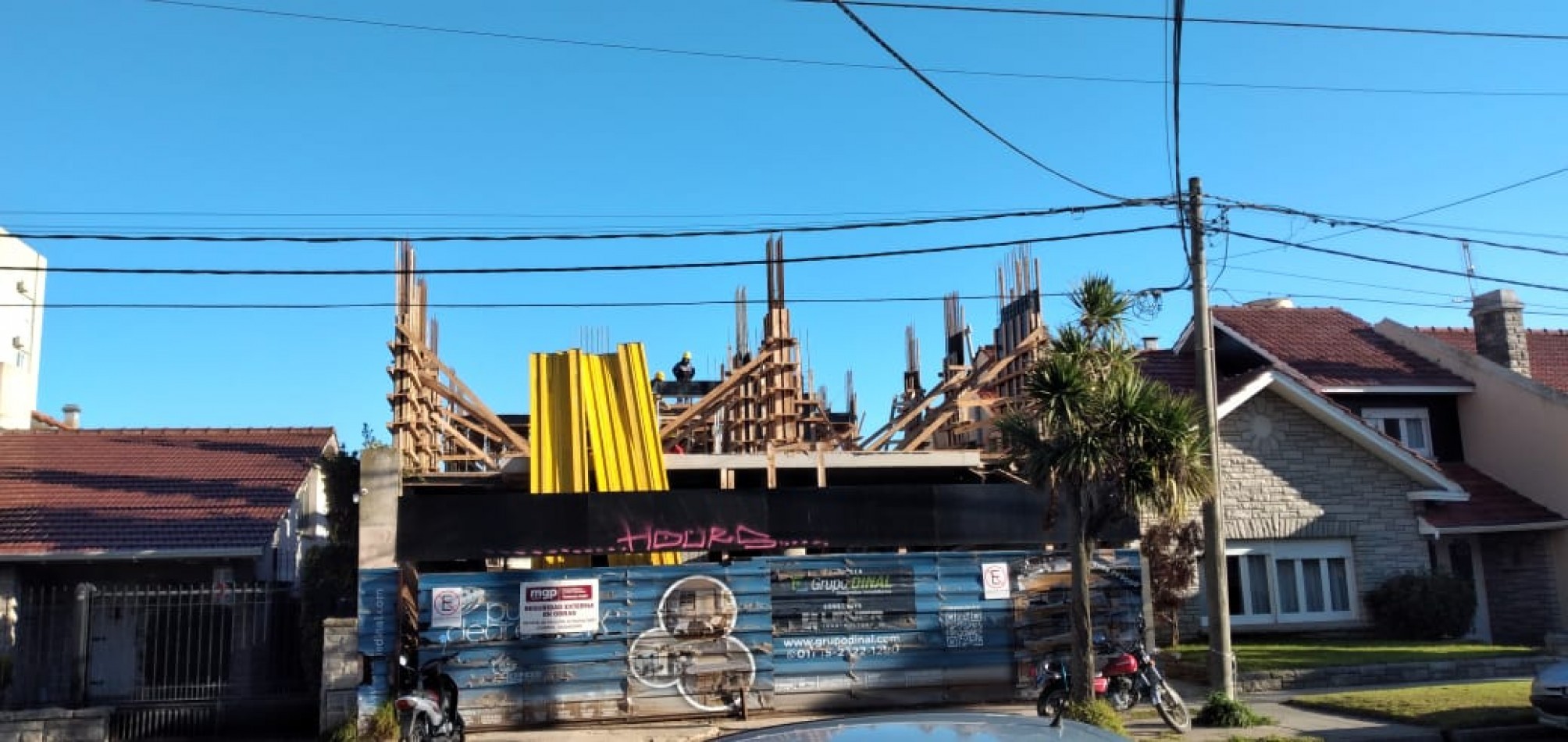 EDIFICIO EN POZO, FRENTE AL MAR, ZONA NORTE, 2 AMB. CONTRA FRENTE.
